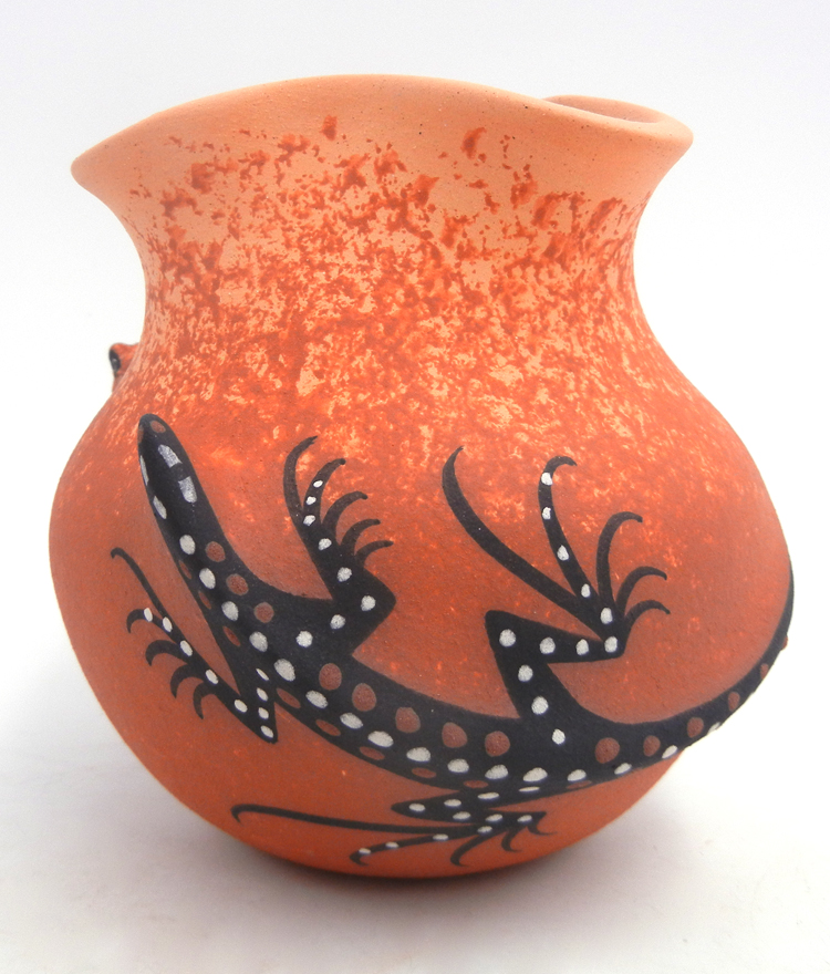 Zuni small handmade and hand painted three dimensional lizard and frog jar with scalloped rim by Lorenda Cellicion