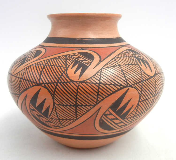 Hopi handmade and hand painted migration pattern jar by Fannie Nampeyo