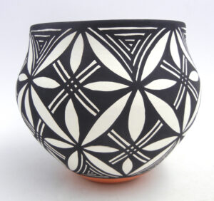 Acoma handmade and hand painted floral pattern jar by Mary Antonio