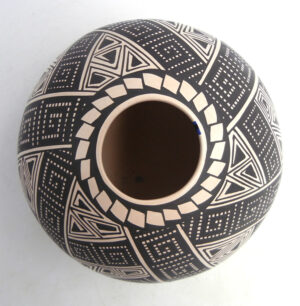 Mata Ortiz Alicia Cota Renteria Handmade and Hand Painted Black and White Multi-Pattern Round Ribbon Jar