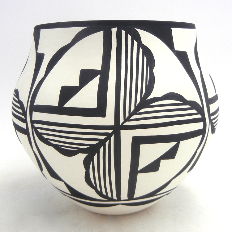 Acoma handmade and hand painted black and white weather pattern jar by David Antonio