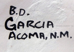 Acoma Beverly Garcia Handmade and Hand Painted Polychrome Parrot and Floral Design Jar with Corrugated Rim - Image 7